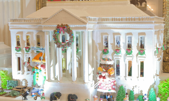 63 juletrær og 200 000 legoklosser - nå har Obama pyntet til jul i Det hvite hus for siste gang